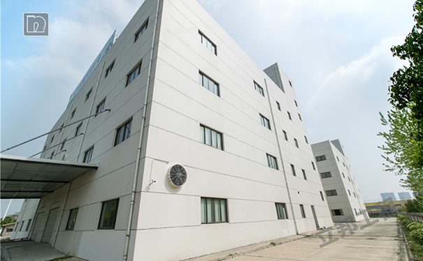 外墻涂料和真石漆哪個(gè)好?區(qū)別是什么?