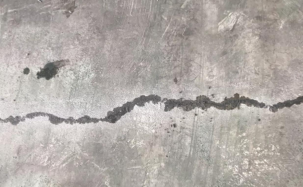 水泥地面裂縫最好的修補(bǔ)方法是啥?