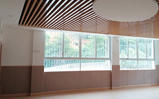 學(xué)校內(nèi)墻用什么涂料比較好?